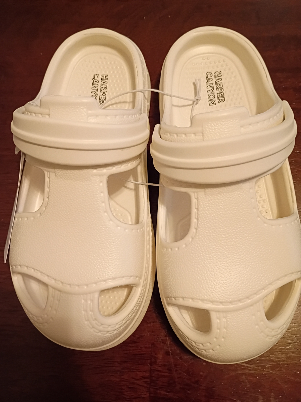 Harper Canyon Kids White  Sandals Size 12